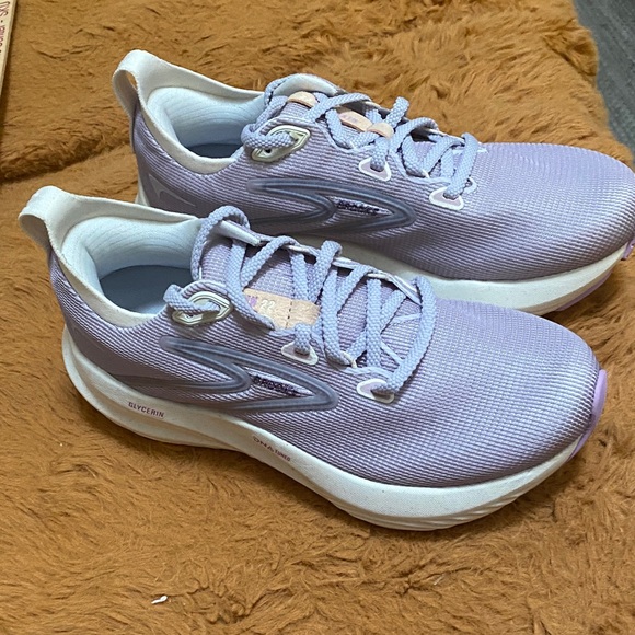 Brooks Shoes - Brooks Women's Light Purple Sneakers
